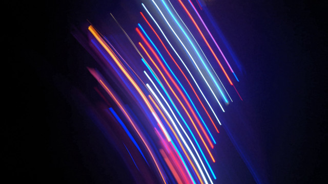 Blurry streetlight lightstreaks holography volumetriclights free wallpaper - medium preview image
