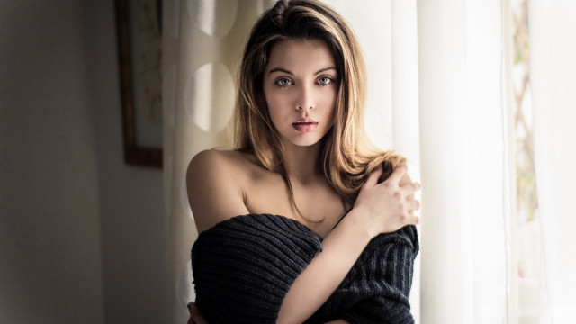 Eszter mattioni black dress surprised free wallpaper - medium preview image