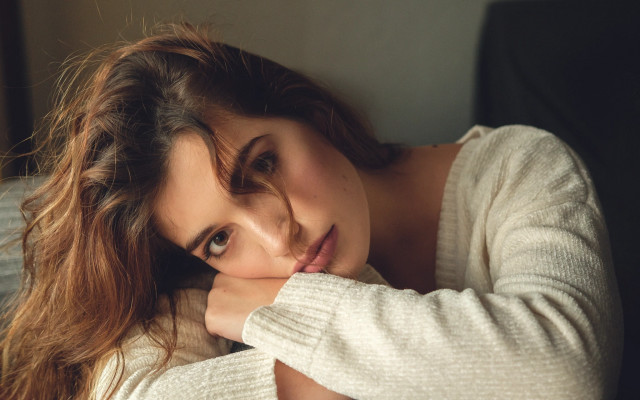Woman longhair portrait browneyes mole free wallpaper - medium preview image