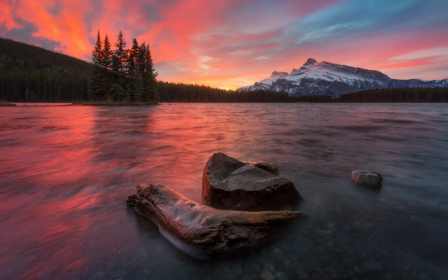 Sunset mountain lake log reflection free wallpaper - medium preview image