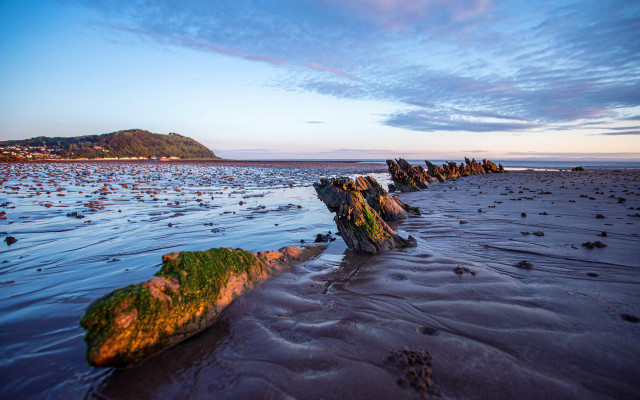 Bascove beach rocks water hill free wallpaper - medium preview image