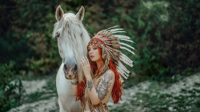 Woman whitehorse field featherheaddress tribal free wallpaper - medium preview image