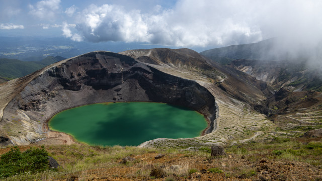 Large crater green lake mountain free wallpaper - medium preview image