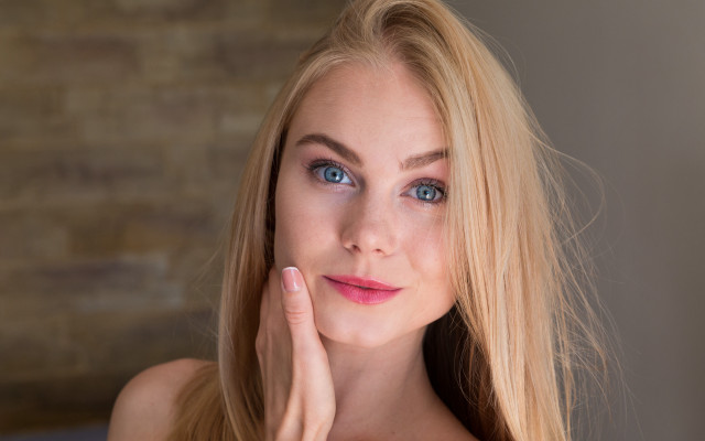 Blonde blueeyes rococo photorealistic portrait free wallpaper - medium preview image