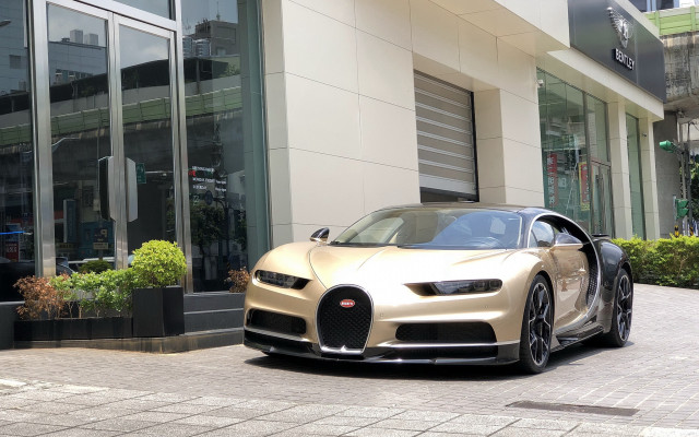 Gold bugatti building open door free wallpaper - medium preview image