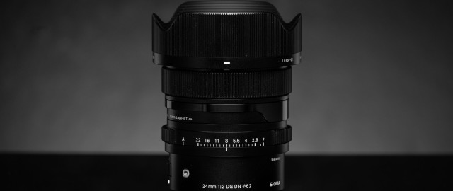 Camera lens table black background #2 free wallpaper - medium preview image
