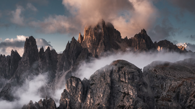 Mountain range clouds sunset cliff free wallpaper - medium preview image
