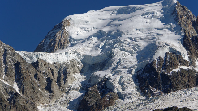 Snowy mountain blue sky clouds #10 free wallpaper - medium preview image