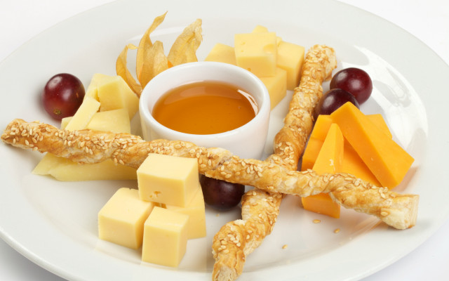 Cheese crackers grapes bread dipping free wallpaper - medium preview image