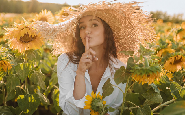 Sunflower field woman straw hat free wallpaper - medium preview image