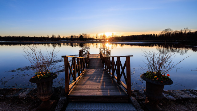 Wooden dock planters sunset lake free wallpaper - medium preview image
