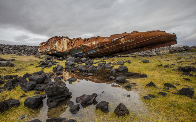 Rusted boat grass field puddle free wallpaper - medium preview image