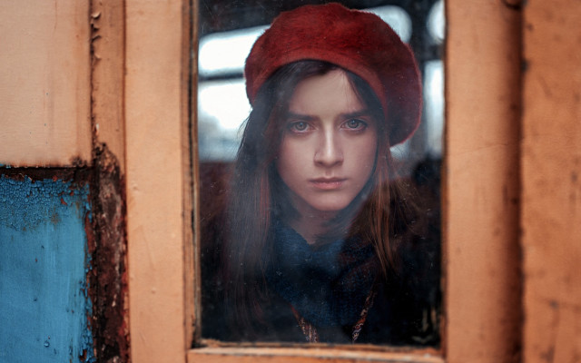 Woman red hat train window free wallpaper - medium preview image