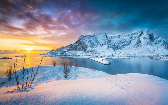 Snowy mountain lake sunset clouds free wallpaper - medium preview image
