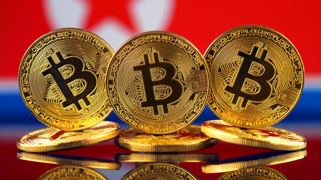 Gold bitcoins futurism flag clock free wallpaper - medium preview image