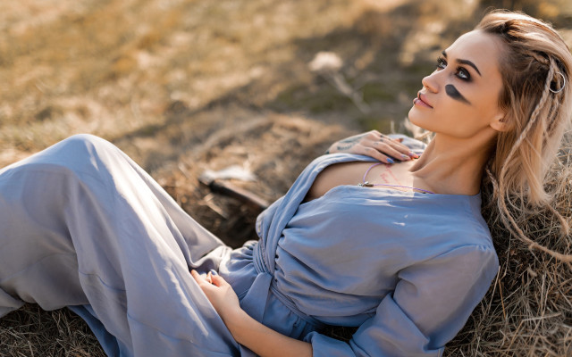 Woman makeup hay field fashion free wallpaper - medium preview image