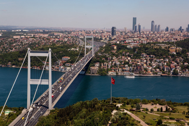 Bridge river city cars red free wallpaper - medium preview image