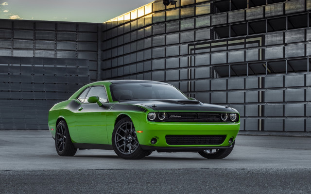 Green black car building window free wallpaper - medium preview image
