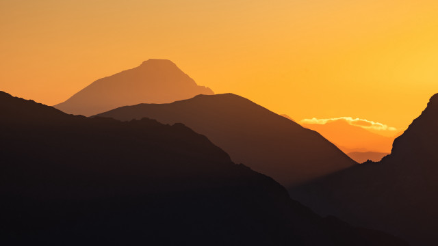 Mountain range sunset bird yellow free wallpaper - medium preview image