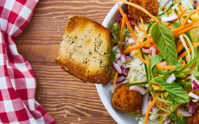 Salad bowl bread vegetables checkered free wallpaper - medium preview image