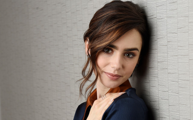 Elizabeth collins portrait woman brown free wallpaper - medium preview image