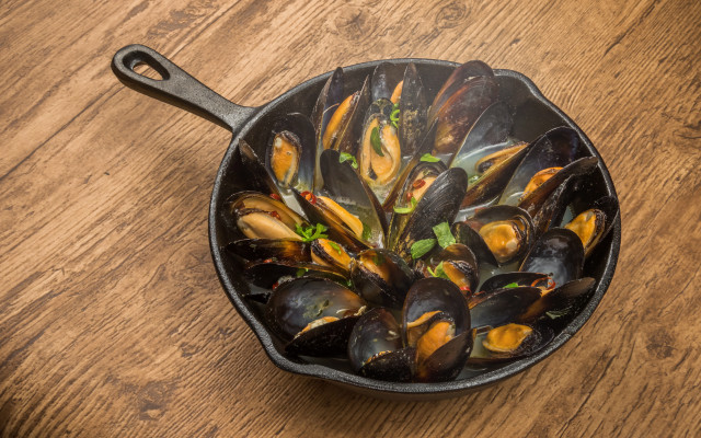 Mussels wooden table spoon still free wallpaper - medium preview image