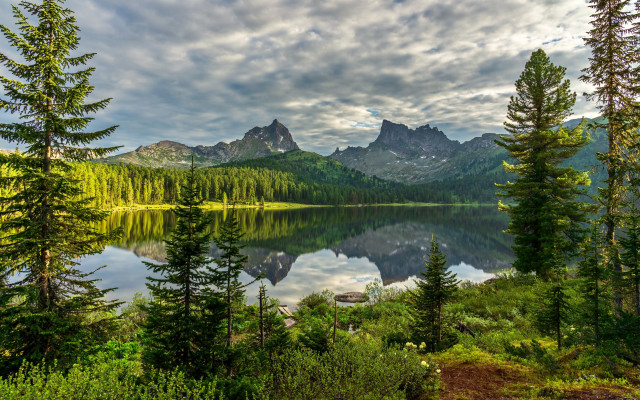 Lake trees mountains cloudy sky #7 free wallpaper - medium preview image