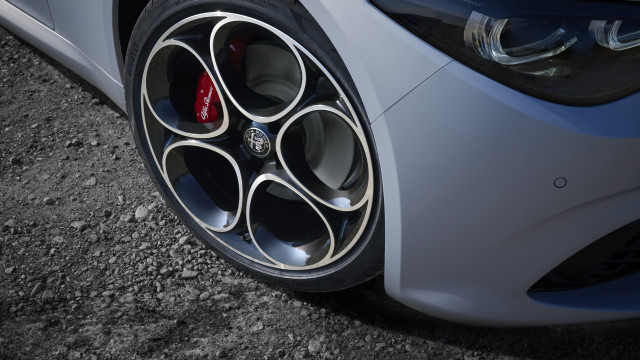 Car tire red brake rim free wallpaper - medium preview image