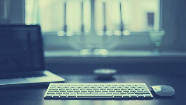 Computer keyboard desk laptop mouse free wallpaper - medium preview image