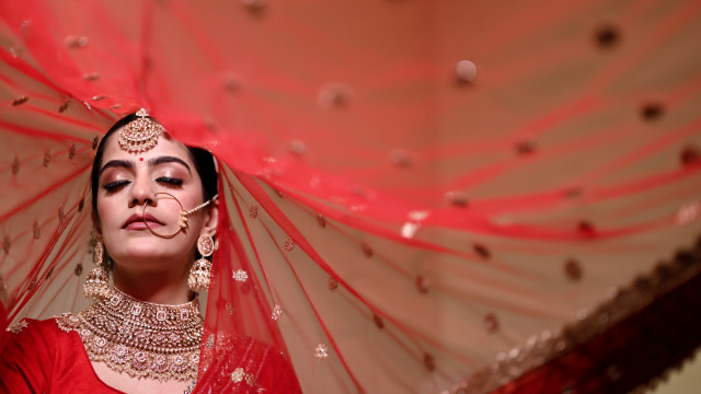 Woman red dress umbrella veil free wallpaper - medium preview image