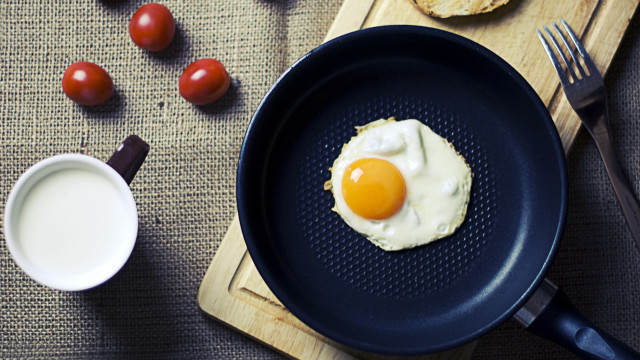 Fried egg pan fork milk free wallpaper - medium preview image