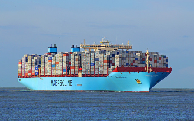 Large blue ship ocean containers free wallpaper - medium preview image