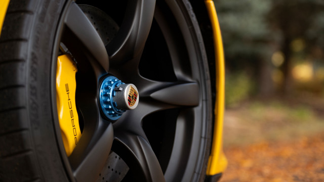 Yellow car tire blue spokes free wallpaper - medium preview image