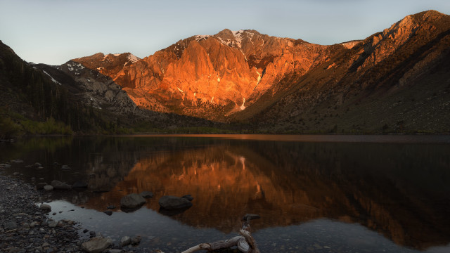 Mountain reflection sunset fallen tree free wallpaper - medium preview image