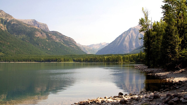 Lake mountains trees rocks cloudy free wallpaper - medium preview image