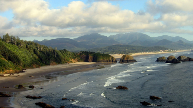Beach rocks mountains clouds sky free wallpaper - medium preview image