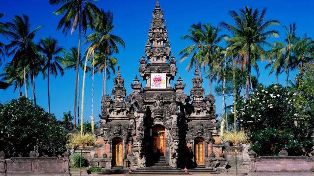 Large building clock palm trees free wallpaper - medium preview image
