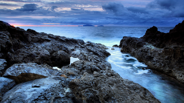 Rocky beach sunset cloudy sky free wallpaper - medium preview image