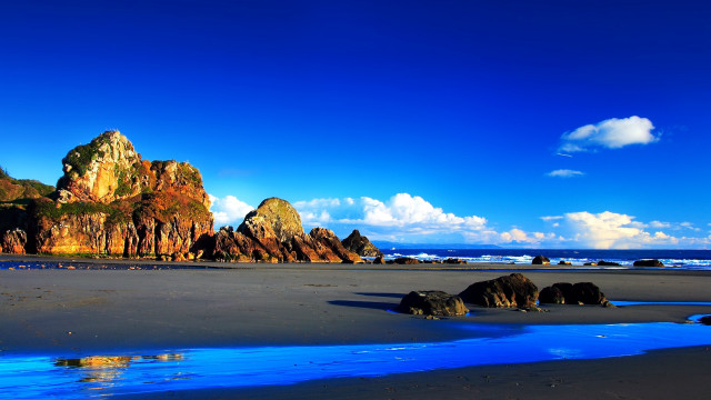 Beach rocks water blue sky #7 free wallpaper - medium preview image