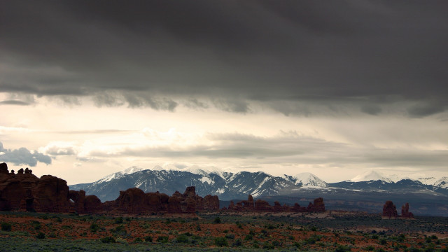 Cloudy mountain horse sunset lake free wallpaper - medium preview image