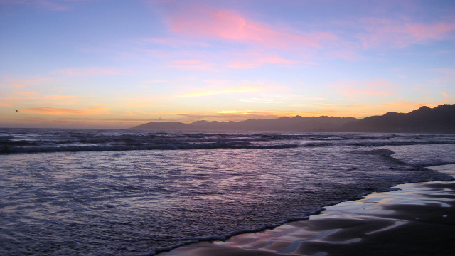 Sunset ocean waves mountains city #2 free wallpaper - medium preview image