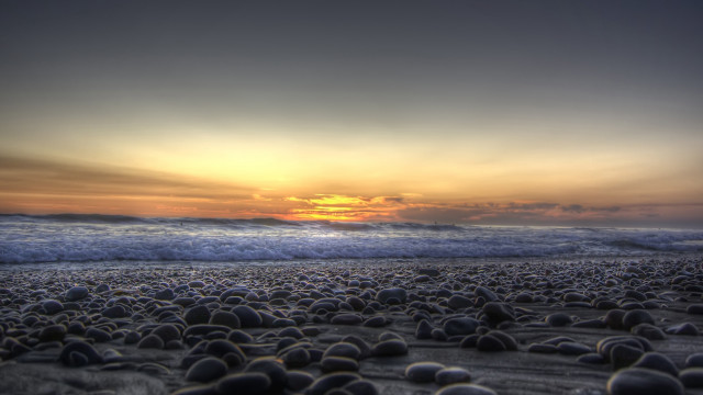 Beach rocks sunset clouds matte #2 free wallpaper - medium preview image