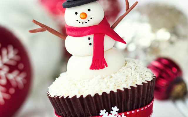 Cupcake snowman red scarf top free wallpaper - medium preview image