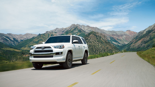 White suv mountain road blue free wallpaper - medium preview image