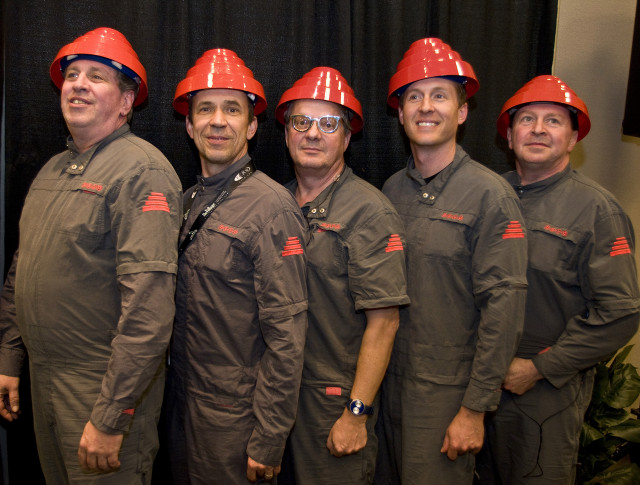 Men red hard hats gray free wallpaper - medium preview image