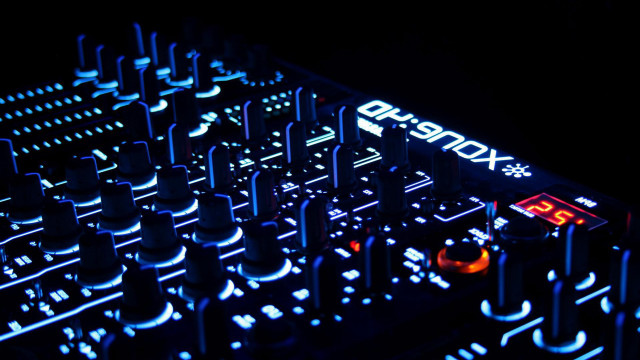 Dj controller clock neon sign free wallpaper - medium preview image