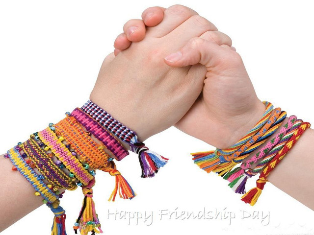Happy friend day holding hands free wallpaper - medium preview image