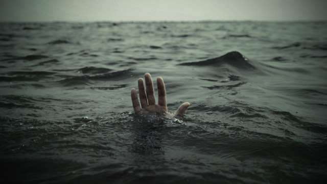 Hand reaching water grab something free wallpaper - medium preview image