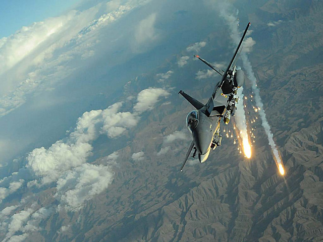 Fighter jet missiles flying air free wallpaper - medium preview image