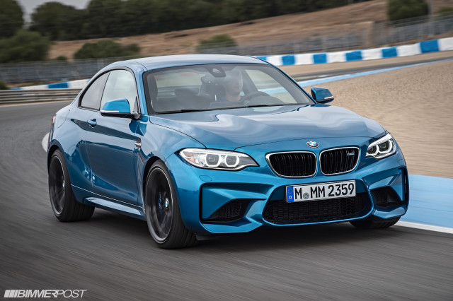 Blue bmw race track helmet free wallpaper - medium preview image
